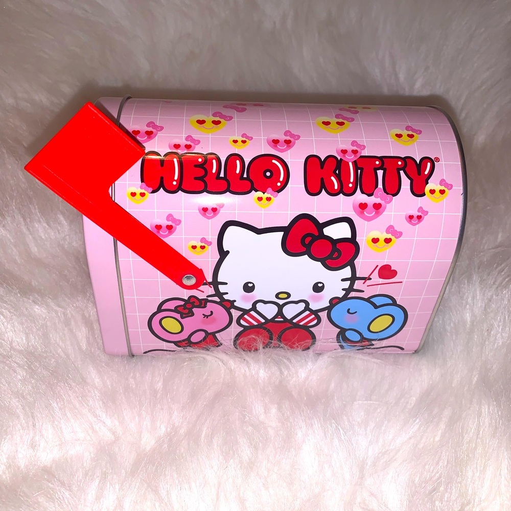 Hello Kitty small metal mailbox tin Valentines